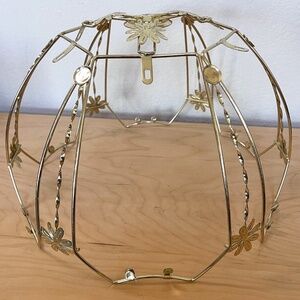 Ornate Metal Lamp Shade Gold Tone Frame 15 inch w/clasp ons Nice!